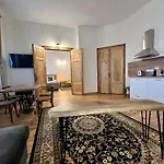 Къща за гости Skyler Vintage 3*